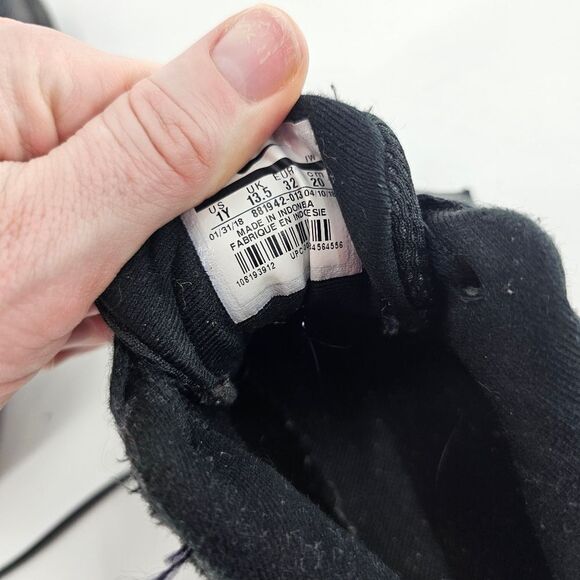 Nike boys team hustle d 8 gs 1 youth basketball black shoes - Picture 5 of 6